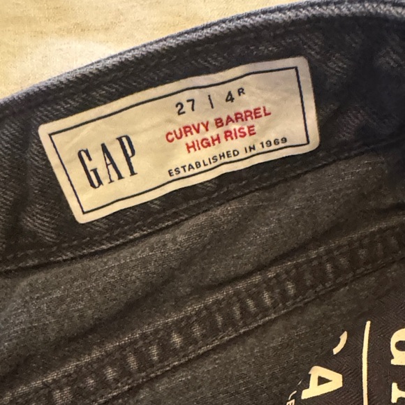 GAP High Rise Barrel Jeans - Picture 5 of 6